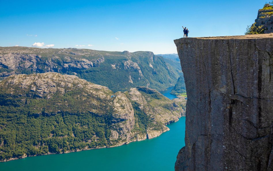Wiszący nad Lysefjordem klif Preikestolen to jedna z najsłynniejszych atrakcji regionu Rogaland