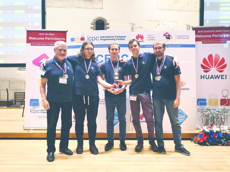 Studenci Uniwersytetu Warszawskiego podczas Akademickich Mistrzostw Europy Środkowej w Programowaniu