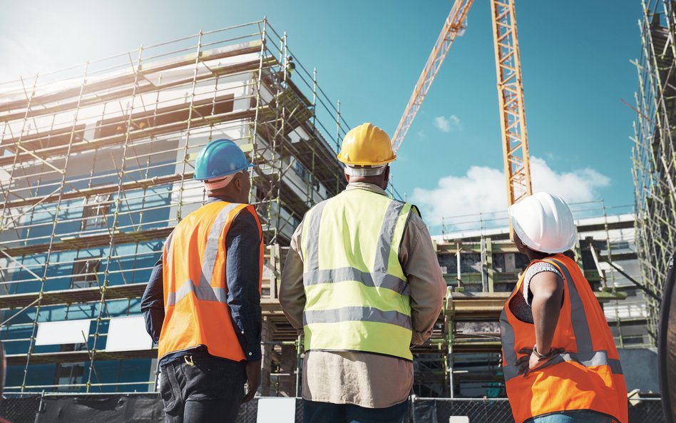 Duże firmy deweloperskie stale powiększają banki ziemi. Mniejsi deweloperzy muszą się mocno nagimnas