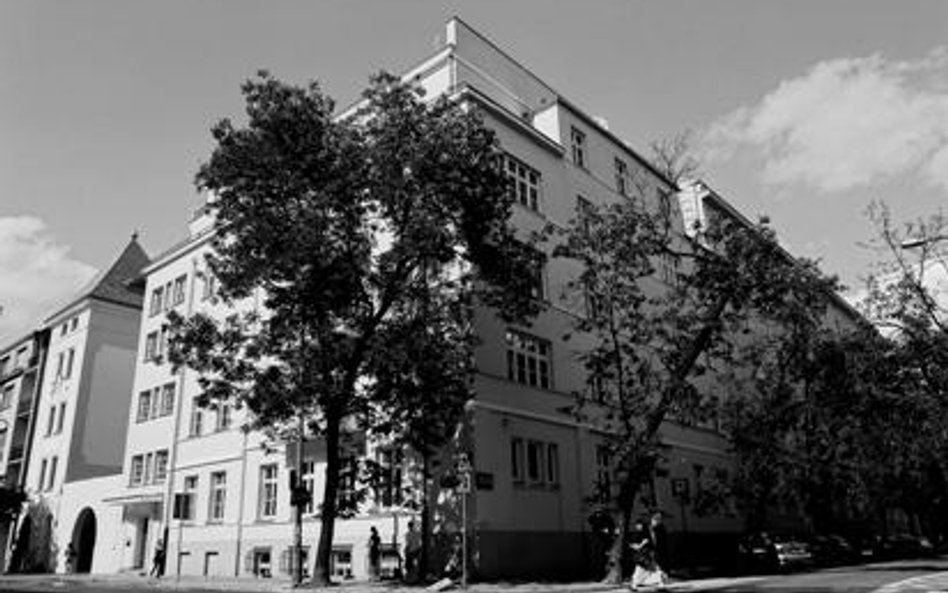 Budynek Prokuratorii Generalnej przy ul. Hożej w Warszawie.