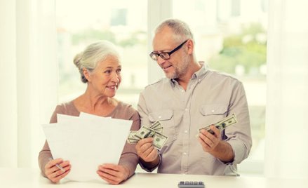 Emeryci inwestują w sex-shopy i bingo