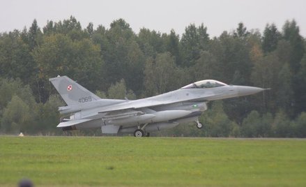 Polskie F16 w bazie w Łasku.