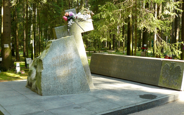 Cmentarz w Lewaszowie