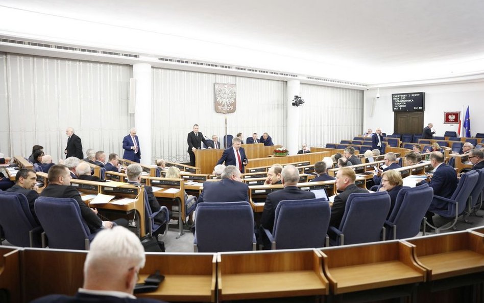 PILNE. Senat za odrzuceniem tzw. ustawy kagańcowej