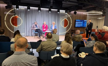 Turystyczne statystyki Mazowsza za 2025 rok zaprezentowali na dzisiejszej konferencji przedstawiciel