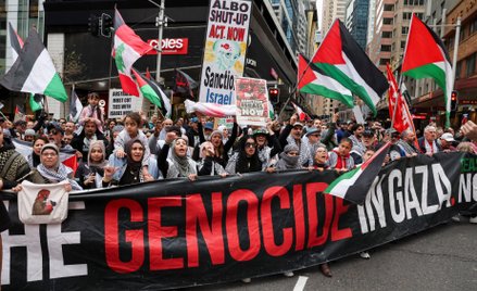 W Australii odbył się Ogólnokrajowy Marsz dla Palestyny. Na zdjęciu hasło „Natychmiast zatrzymać lud