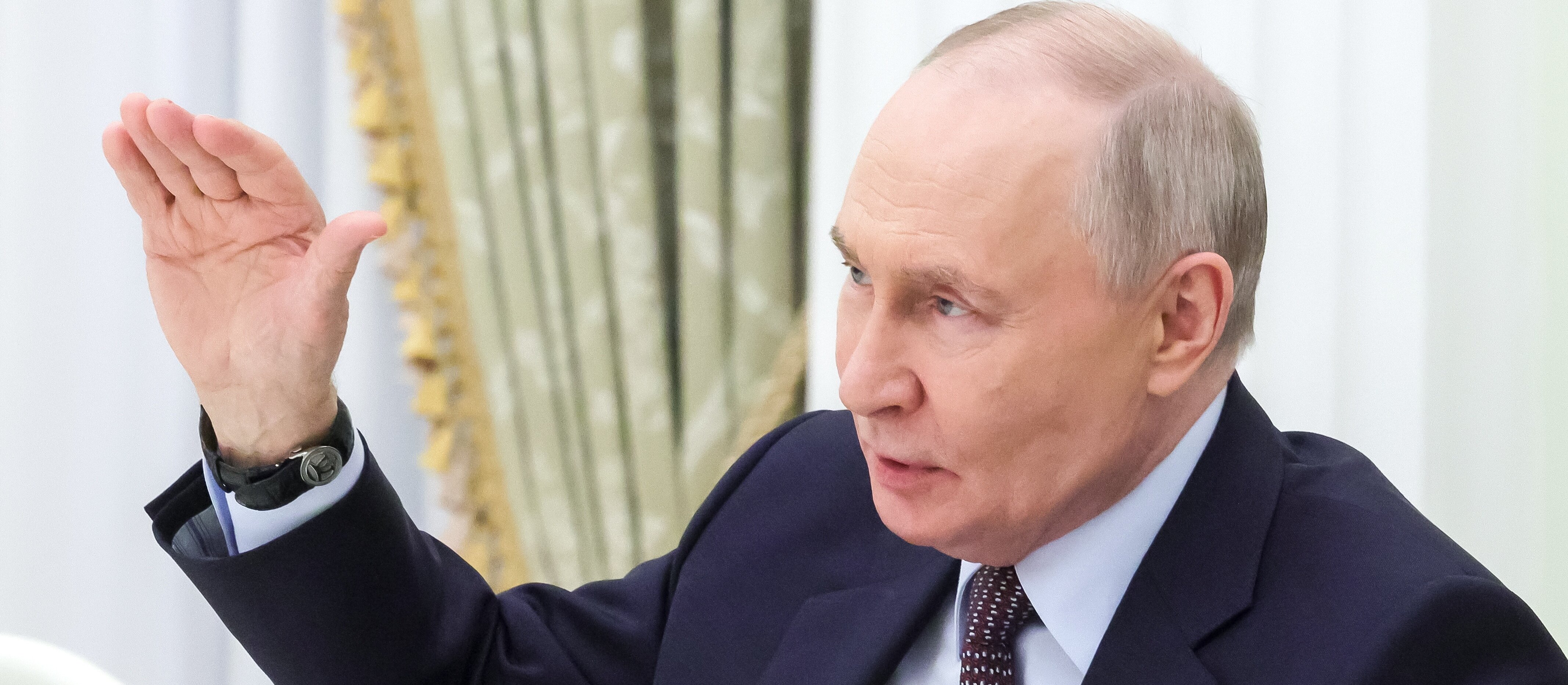 Poland and Vladimir Putin at the G20 summit. The poll leaves no illusions