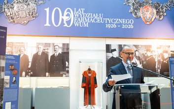 W ramach inauguracji obchodów jubileuszu Wydziału Farmaceutycznego w auli Centrum Dydaktycznego WUM 