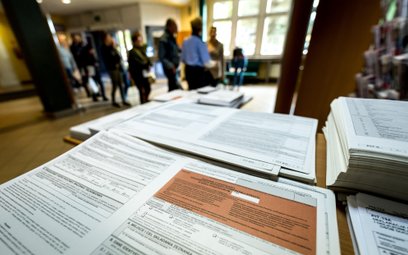 AI pozbawi Polskę dochodów z podatku PIT