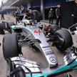 Lewis Hamilton, Mercedes i niemiecka precyzja – każdy dokręca swoją śrubkę.