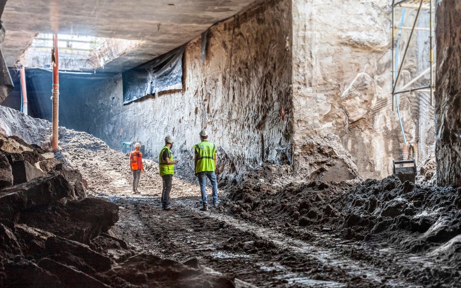 Do wybrania jest wciąż ziemia z około 250 tunelu