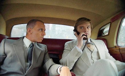 Sebastian Stan (z prawej) jako Donald Trump. „Wybraniec” już kinach