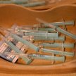 COVID-19. Na Wyspach w dzień tyle szczepień co w Polsce w 11