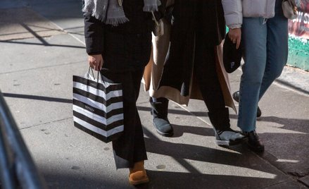 Perfumy kupujemy i online, w tradycyjnych drogeriach takich jak Sephora.