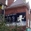 Słynny mural Banksy’ego “Mild, Mild West” w Bristolu