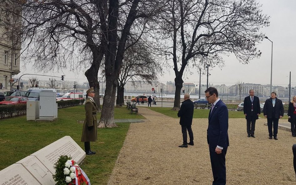 Morawiecki w Budapeszcie na spotkaniu V4