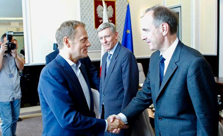 Premier Donald Tusk i szef MON Bogdan Klich