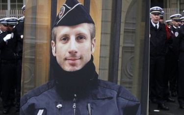Pośmiertny gejowski ślub policjanta - ofiary ataku dżihadysty w Paryżu