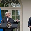 Jean-Claude Juncker i Donald Trump w lipcu 2018 r. obiecali powstrzymanie konfliktu i negocjowanie u