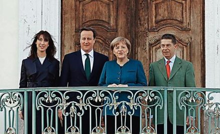 W szczycie w Berlinie uczestniczyli także mąż Angeli Merkel i żona Davida Camerona. To sygnał wyjątk