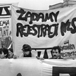 23 maja 1989 r.: demonstracja w Warszawie po odmowie rejestracji NZS. Trzeci od lewej Andrzej Papier