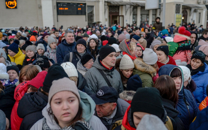 Mieszkańcy Odessy na dworcu kolejowym