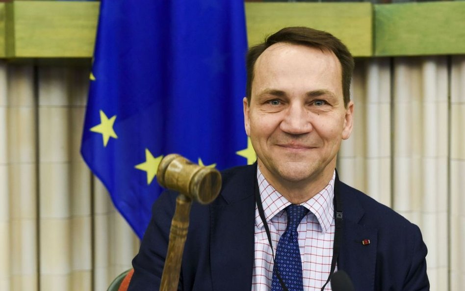 Sikorski: Premier będzie podwładnym wicepremiera Kaczyńskiego