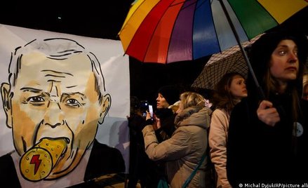 Die Welt: Władza PiS zaczyna się chwiać