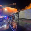 Ogniem objęte zostały 2 hale produkcyjno-magazynowe oraz budynek socjalno-biurowy