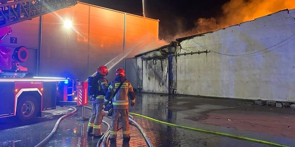 Wielki pożar pod Warszawą. Ponad 50 zastępów straży pożarnej w akcji