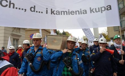 W czwartek górnicy protestowali na ulicach Warszawy. Podczas gdy premier Ewa Kopacz razem z wicemini