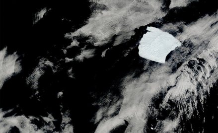 Zdjęcie satelitarne NASA przedstawiającę górę lodową A23a.