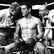 „Między linami ringu” (1956), reż. Robert Wise. Opowieść o mistrzu z lat 40. Rockym Graziano (wielka