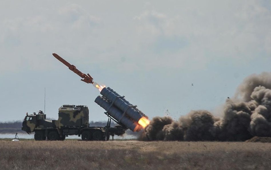 Wystrzelenie pocisku R-360A systemu Neptun. Fot./MO Ukrainy.