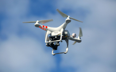 Coraz więcej mandatów z drona