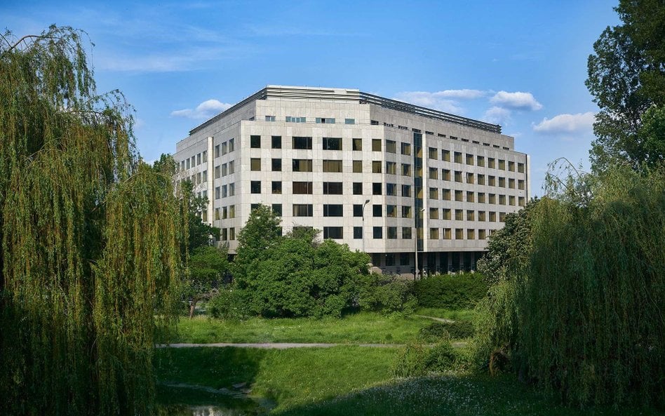 Znany warszawski hotel przejdzie modernizację i zyska nową markę. Porozumienie zawarły Polski Holdin