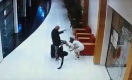 Turysta aresztowany za kopnięcie sprzątaczki