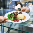 IKEA pokazuje roślinne klopsiki. Niebawem będą w Polsce