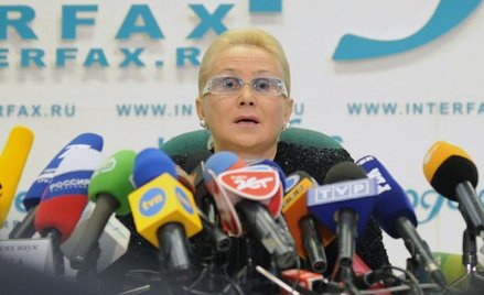 Obecność w kabinie pilotów wysoko postawionych osób postronnych i oczekiwana przez kapitana negatywn