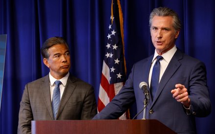 Gubernator Kalifornii Gavin Newsom i prokurator generalny stanu Rob Bonta mogą stać się największymi
