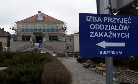 Kraków: Do szpitala dotarły rozmrożone szczepionki przeciw COVID-19. "Sprężymy się"