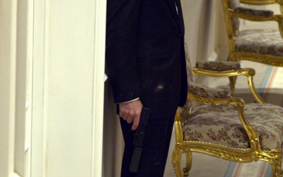 Angielski aktor teatralny i filmowy. Był pierwszym blondwłosym aktorem, który wcielił się w postać J