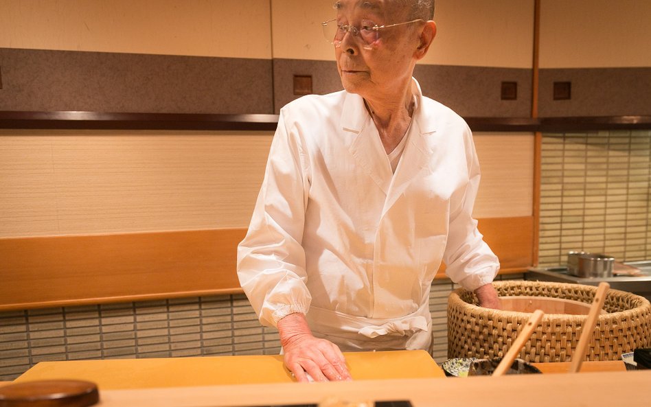 Jiro Ono kończy sto lat. Pracę w kuchni zaczął w wieku 7 lat.