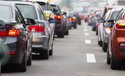 Nie będzie podatku od samochodów spalinowych. KE zaprobowała zmiany.