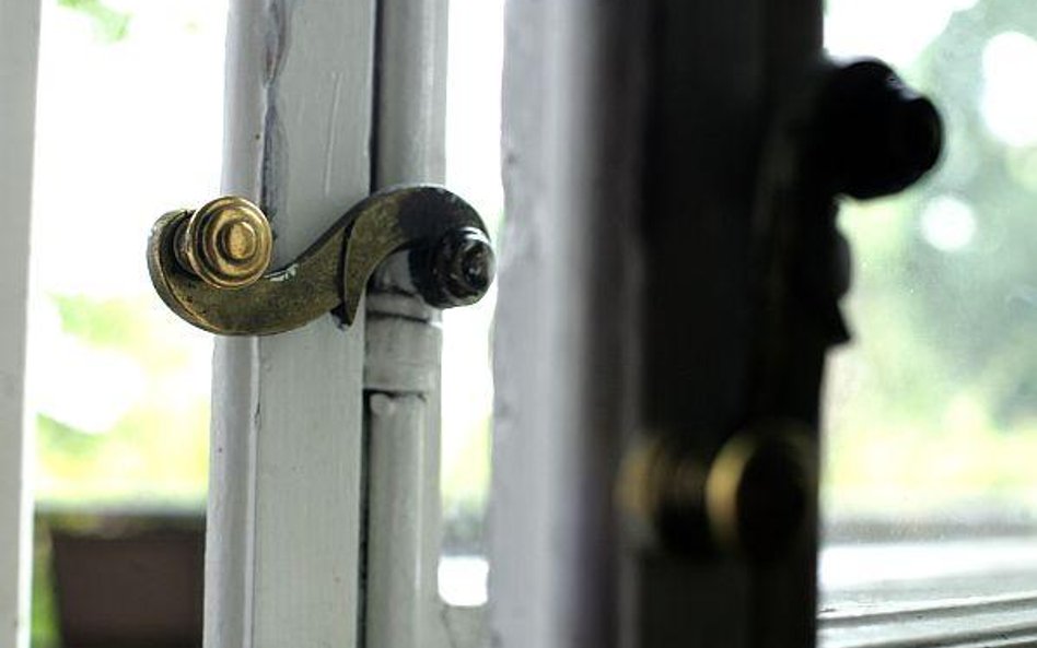 Ceny mieszkań nadal spadają