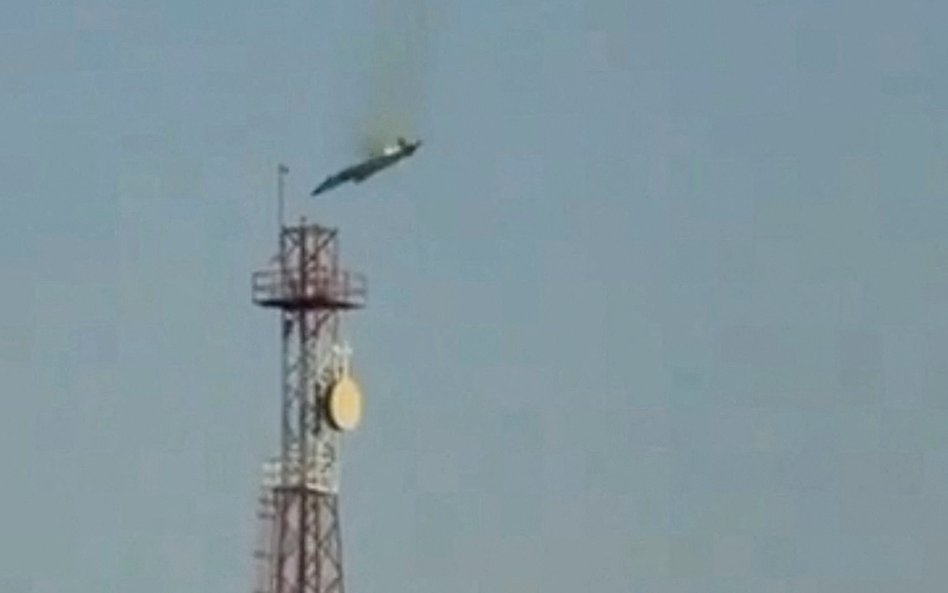 Katastrofa F-15E w Al Jahra w Kuwejcie. Kadr z nagrania opublikowanego w mediach społecznościowych 2