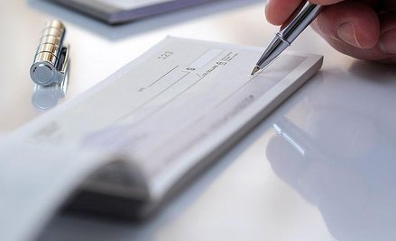 Skutki przyjęcia czeku od kontrahenta