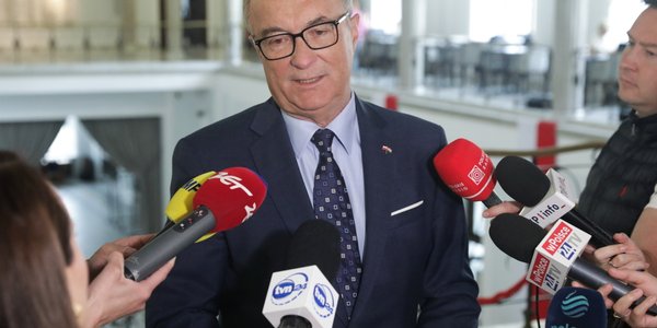 Renta wdowia może wzrosnąć do 50 proc. w 2028 r. Marszałek zapowiada zmiany