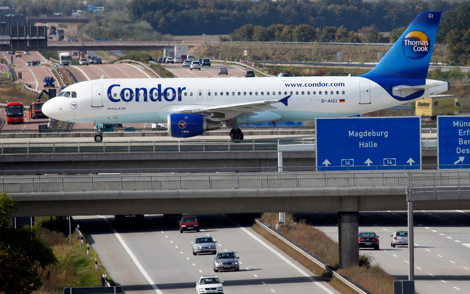 Urząd ds. konkurencji zdecydował. Lufthansa musi dowozić pasażerów Condorowi