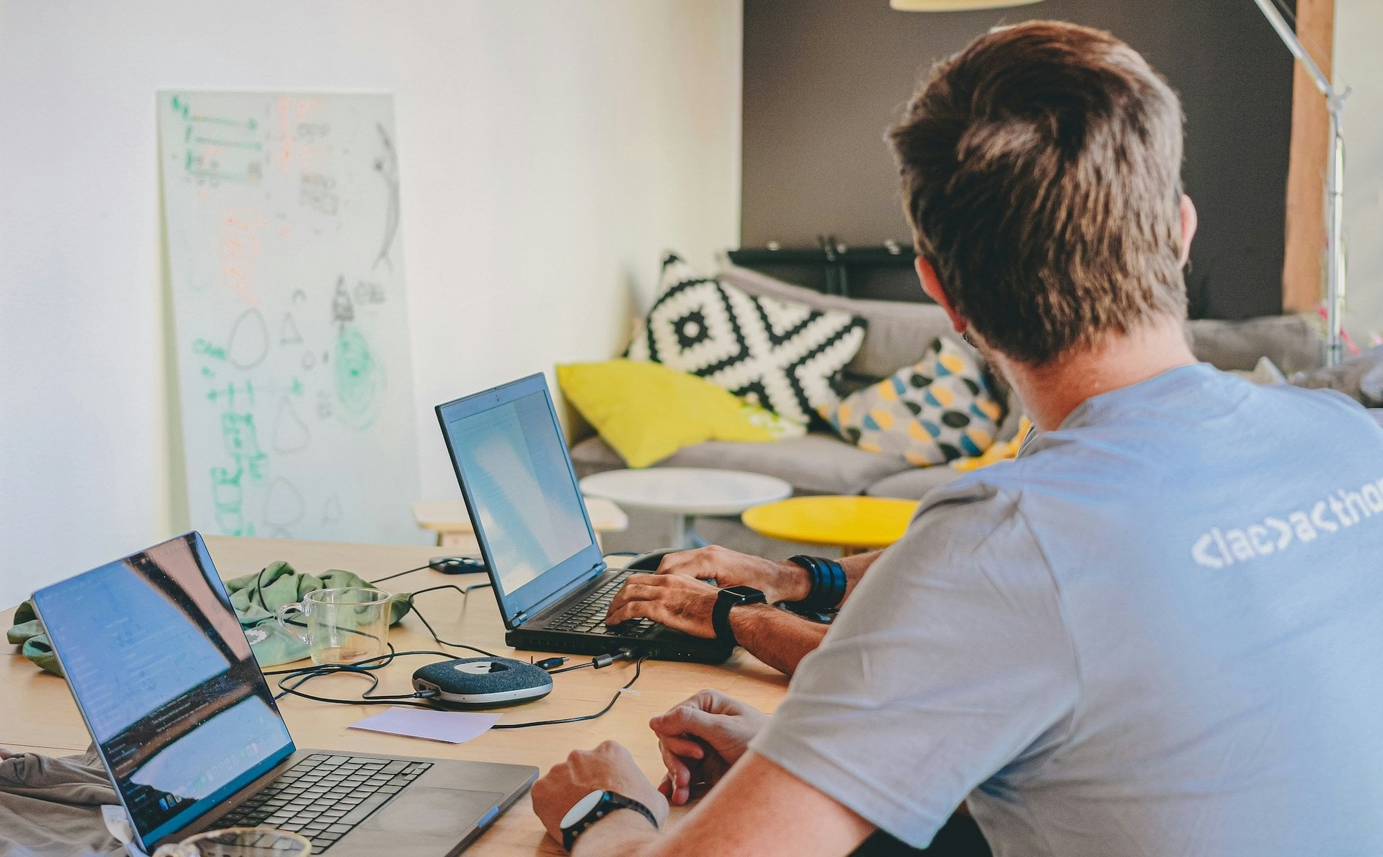 Mało stresu, mało zaangażowania: Polacy w globalnym badaniu o rynku pracy